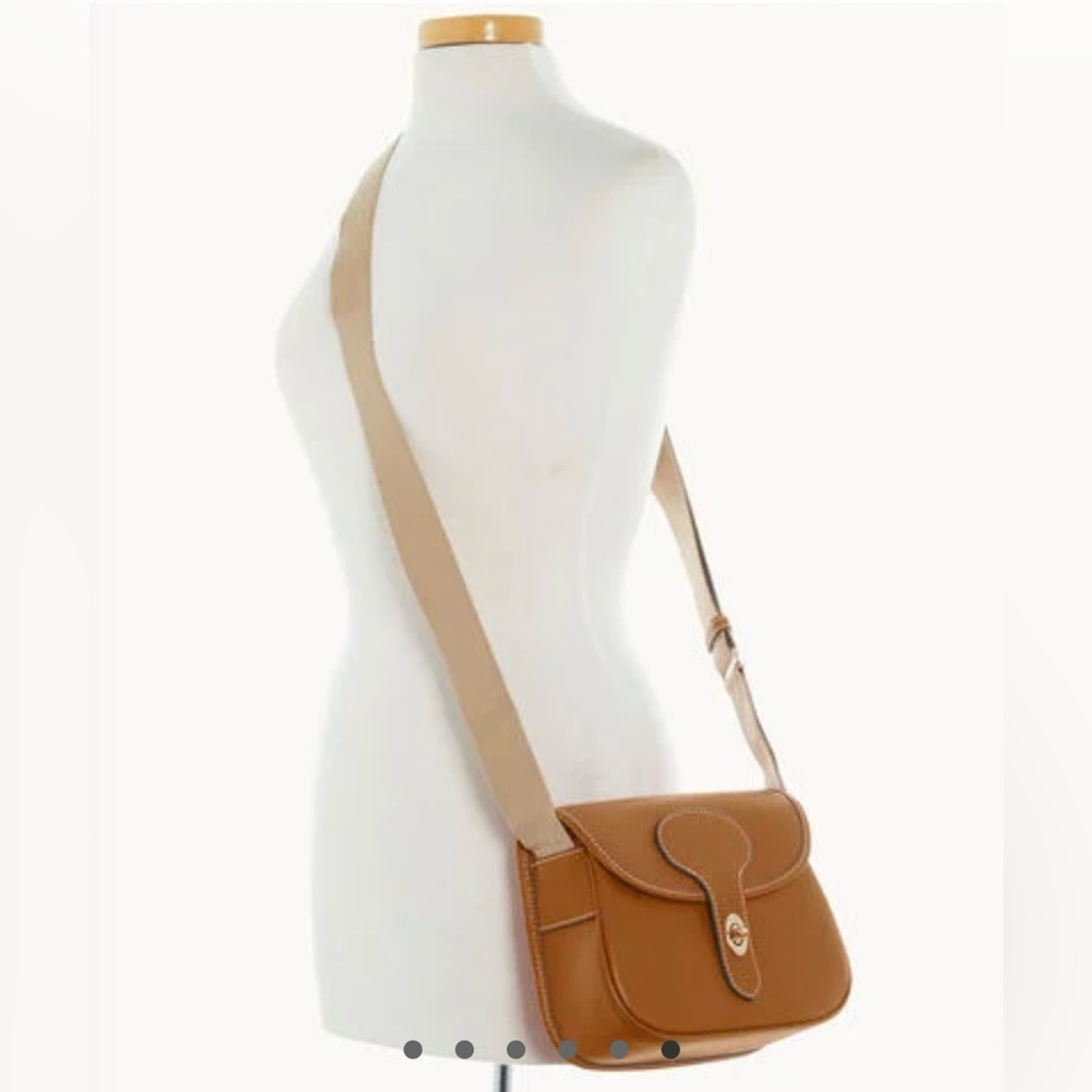 Dooney & Bourke Saddle 22